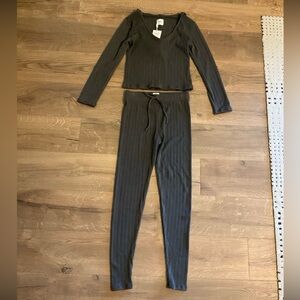 Lezat gray, ribbed, long sleeved, hoodie lounge set, M, NWT!